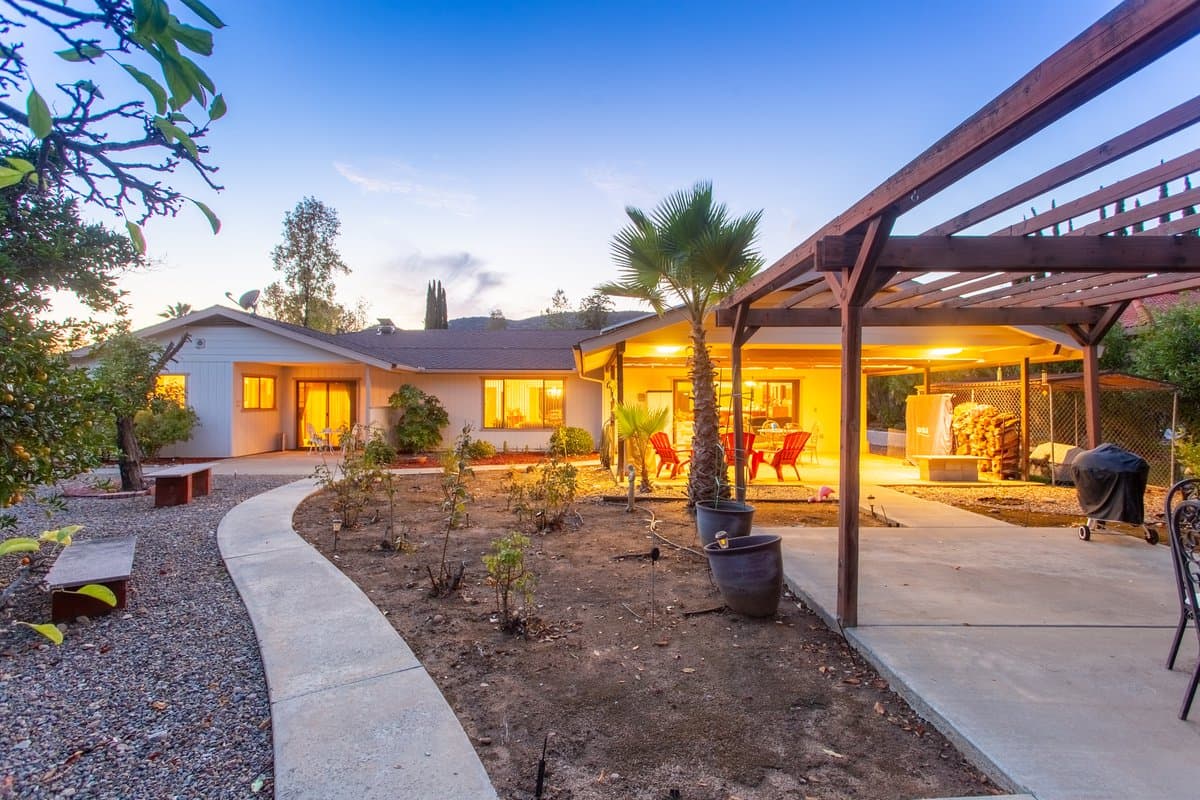 real estate and property photography by Snappr — Twilight