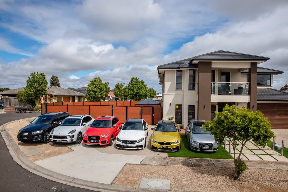 real estate and property photography by Snappr — Curb appeal