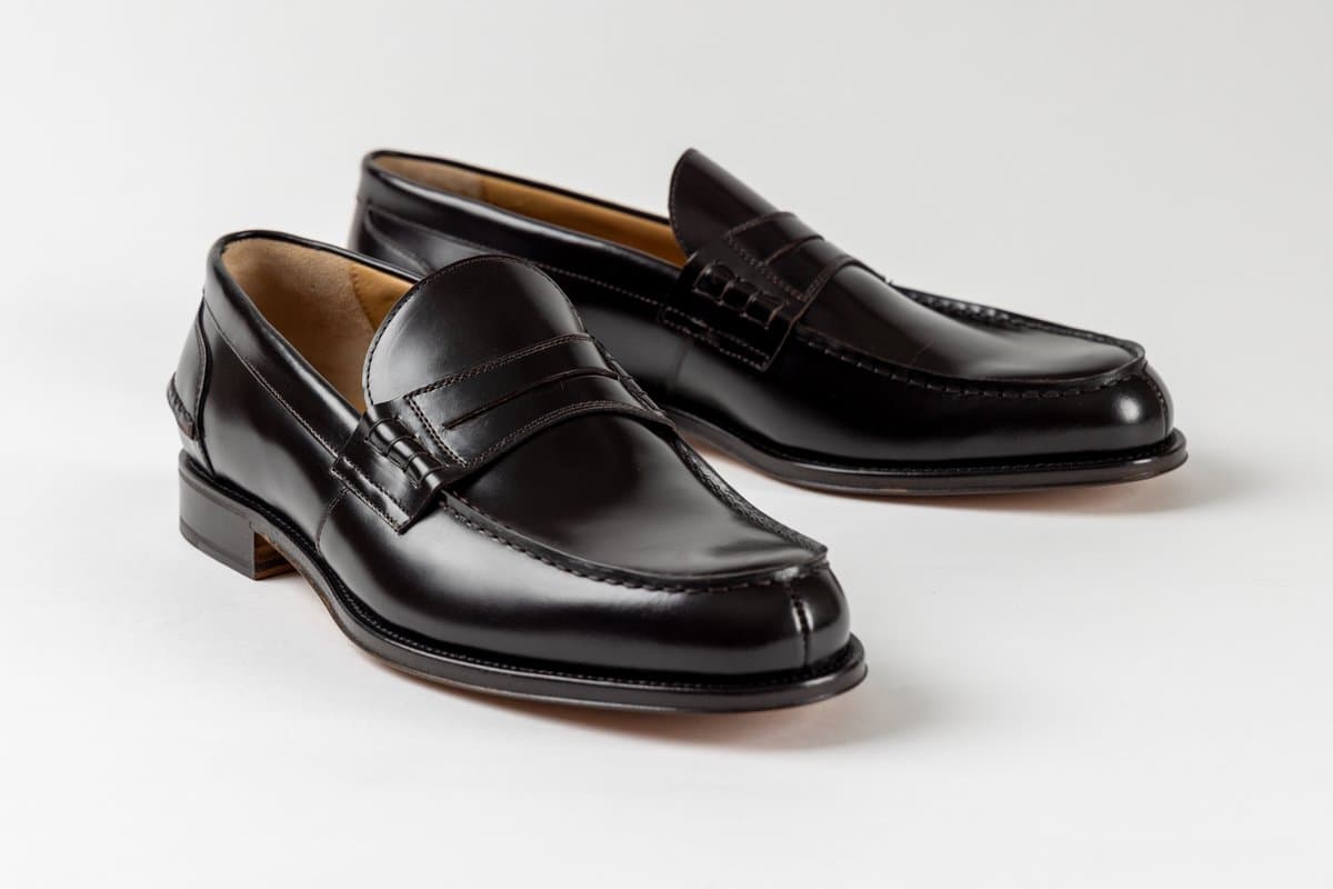 retail and e-commerce photography by Snappr — Footwear