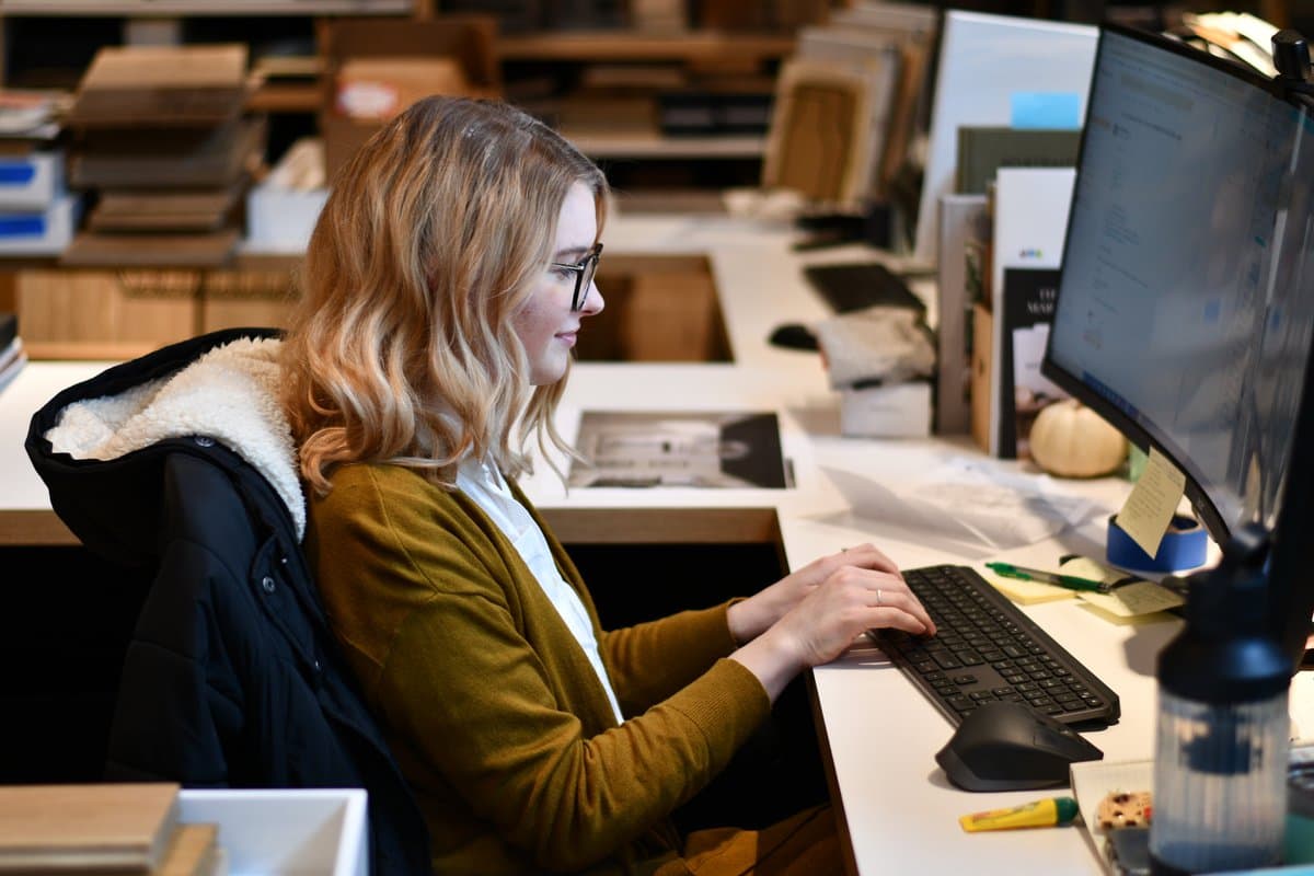 finance and insurance photography by Snappr — Office